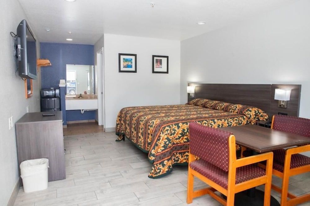 Nogalitos Motel 2