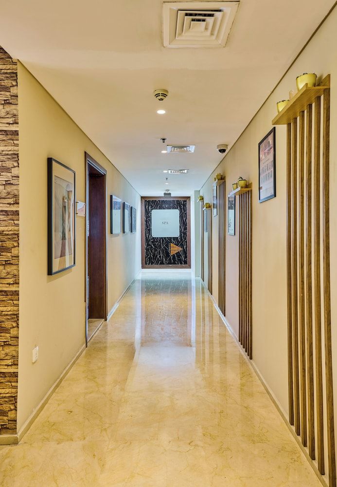 Ramada Hotel, Suites and Apartments by Wyndham Dubai JBR 2