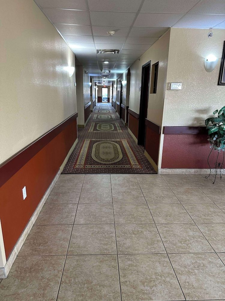 Red Lion Inn & Suites IAH Airport East 2