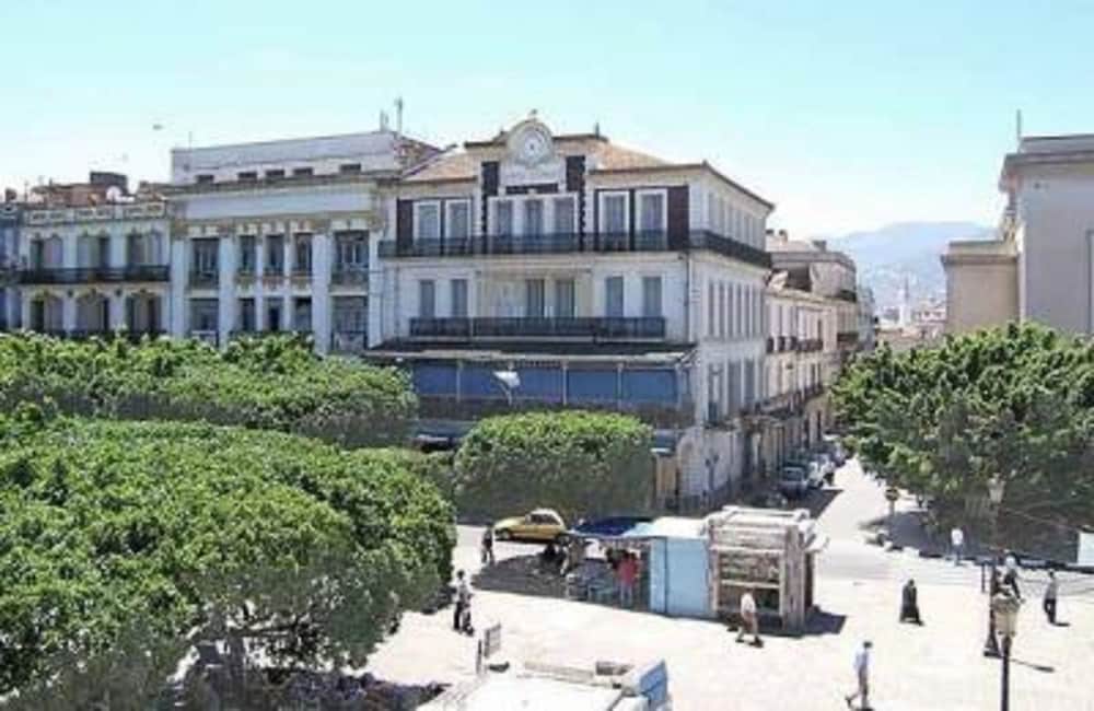 Hôtel D'orient 1