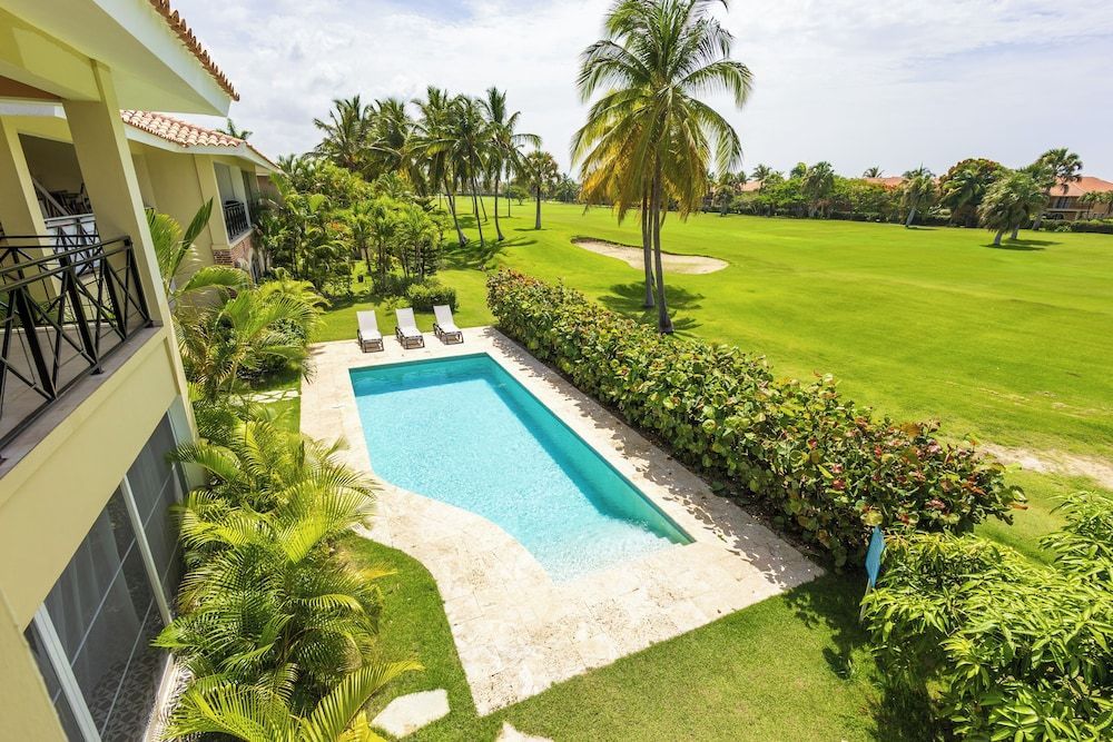 Family Elite Golf Vacations in Cocotal 1