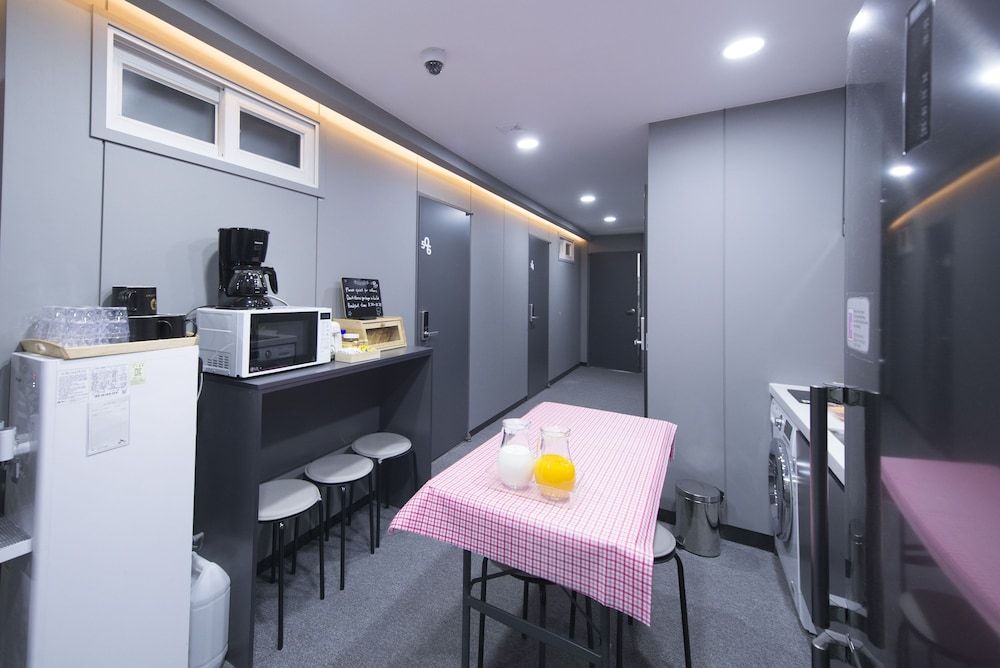 Philstay Myeongdong Metro 2