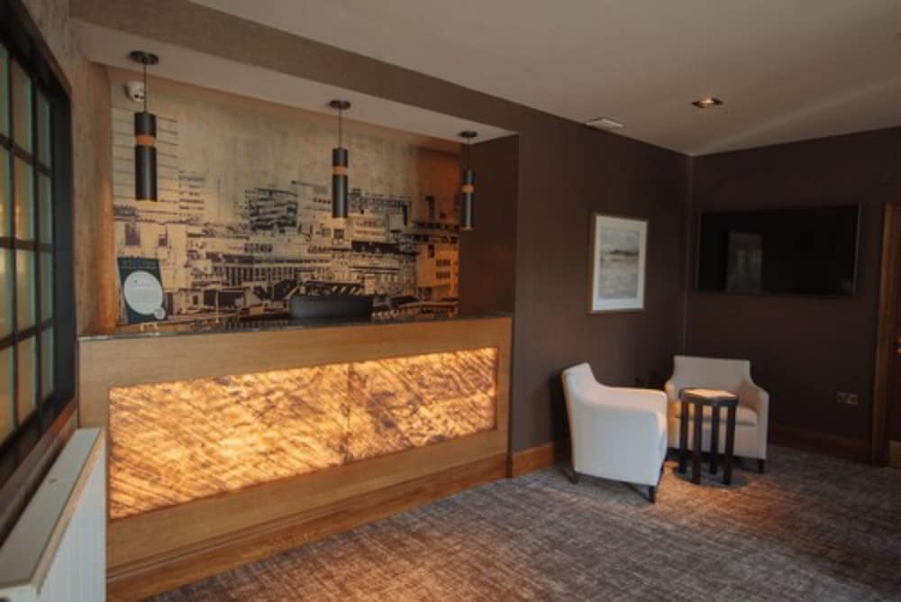 The Redhurst Hotel 2