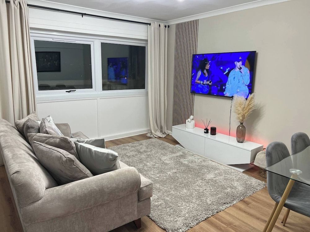 Stunning 2-bed Apart in the Heart of Aberdeen 1