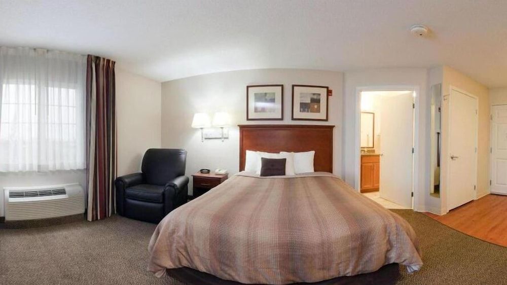 Candlewood Suites ROCKFORD by IHG 2