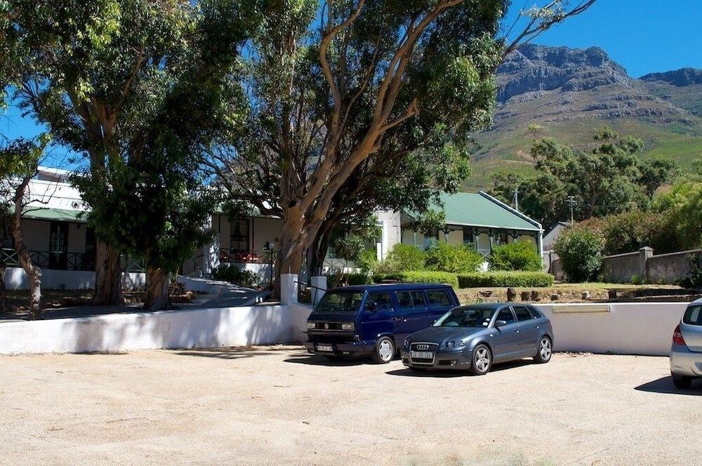 District Six Guesthouse 1
