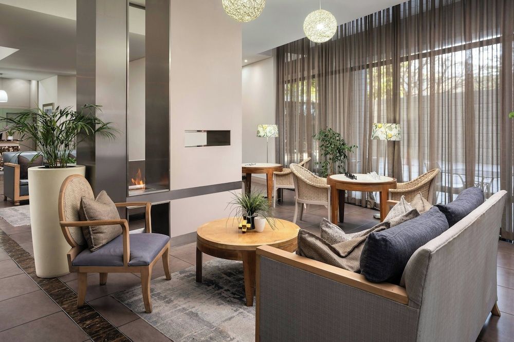 Protea Hotel by Marriott Cape Town North Wharf 2