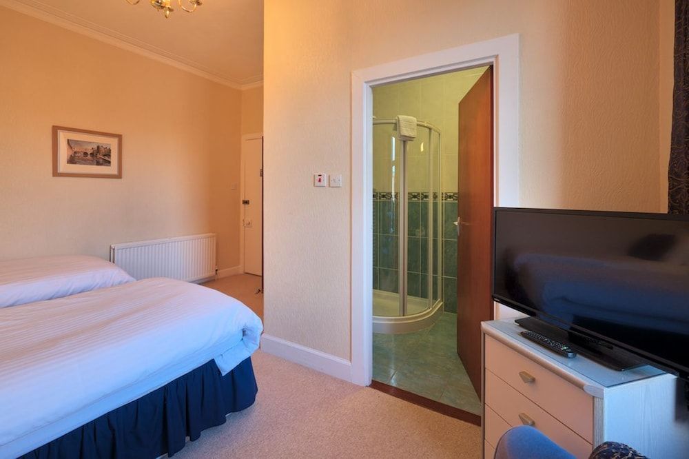 The Cedars Guest House 2