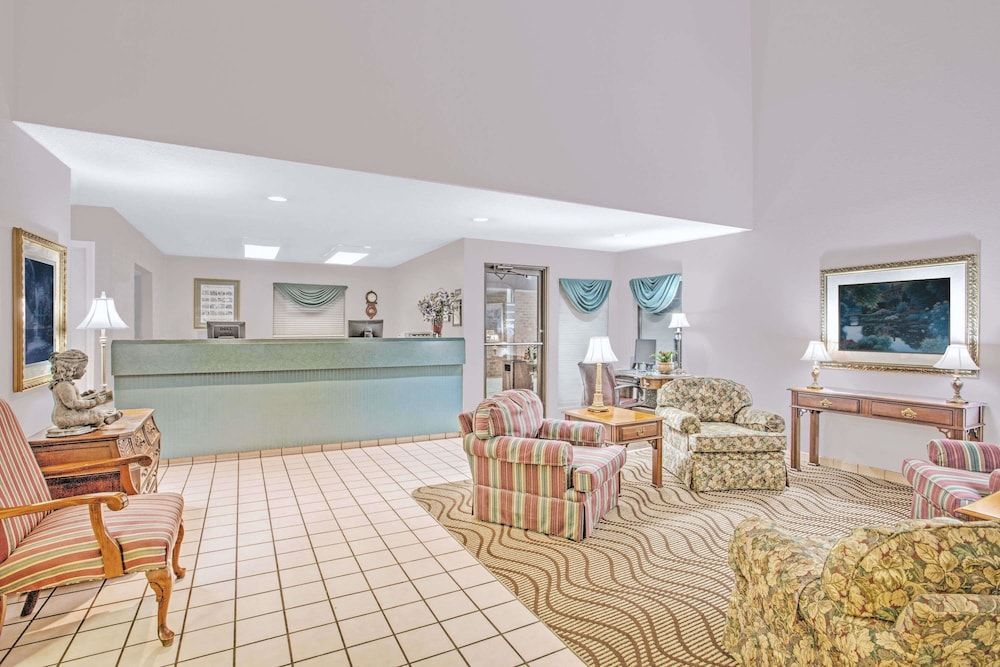 Days Inn by Wyndham Wytheville 2