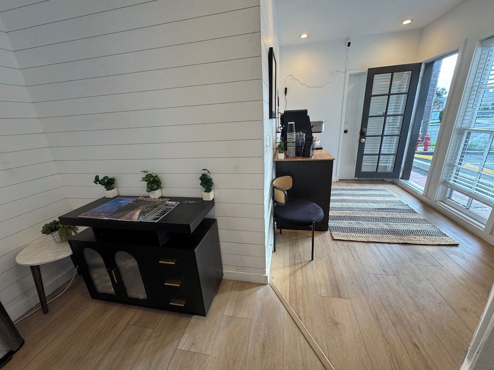 The Surfbreak Hotel 2