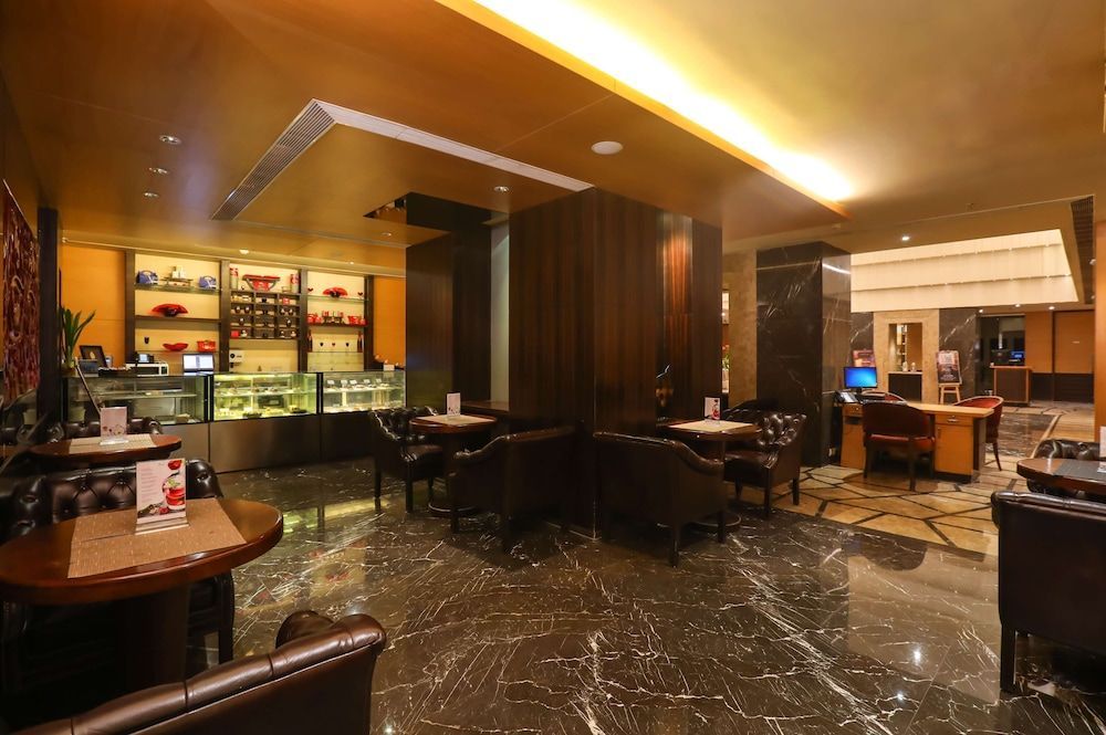 Radisson Blu Hotel Chennai City Centre 2