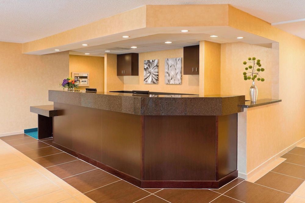 MainStay Suites Appleton Airport - Fox River Mall Area 2