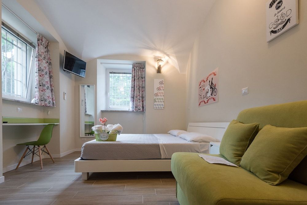 Bed&BikeRome ROOMS 1