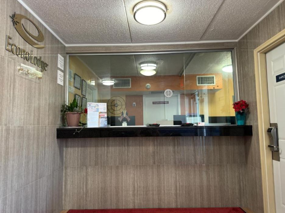 Ember Inn Suites Waite Park - St Cloud 1