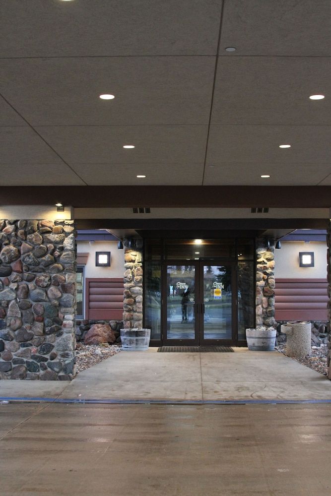C'mon Inn Grand Forks 2
