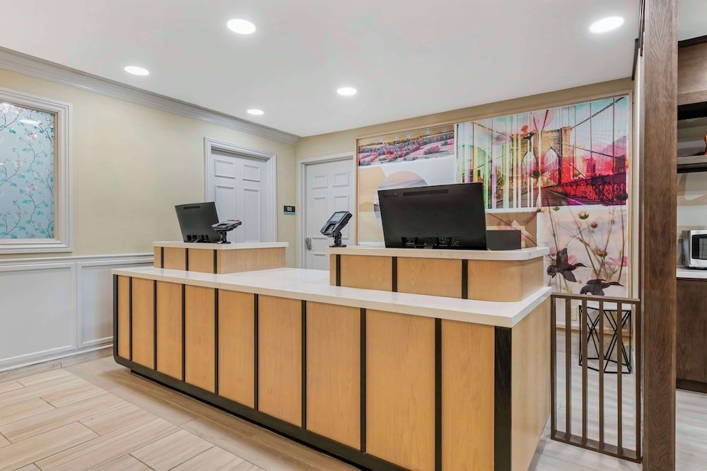 Sonesta ES Suites Dulles Airport 2
