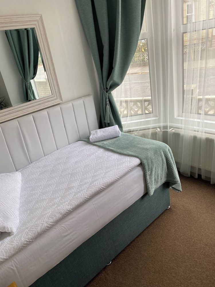 A & B Guest House Cambridge 2