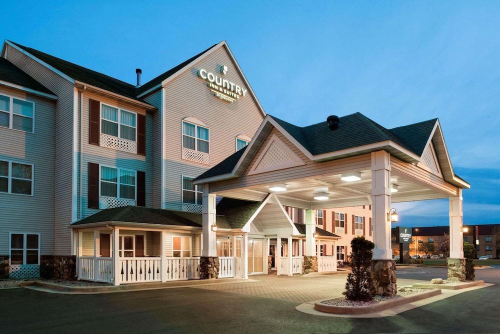 Country Inn & Suites by Radisson, Stevens Point, WI 1