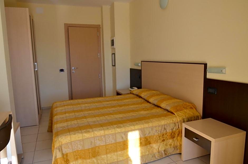 Hotel Mirage 1