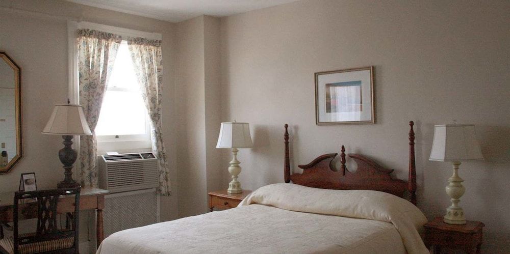 Middlebury Inn 1
