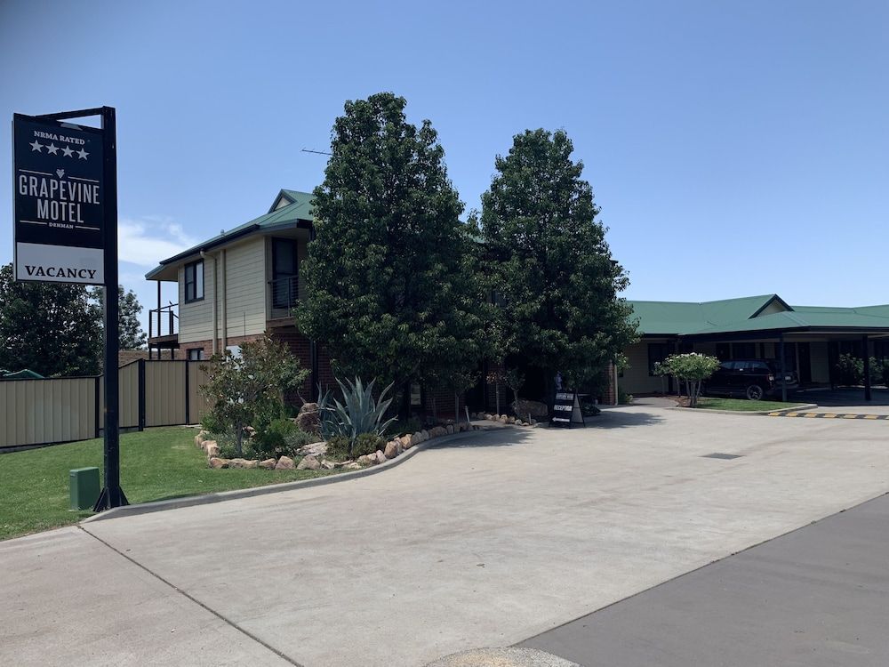 The Grapevine Motel 2