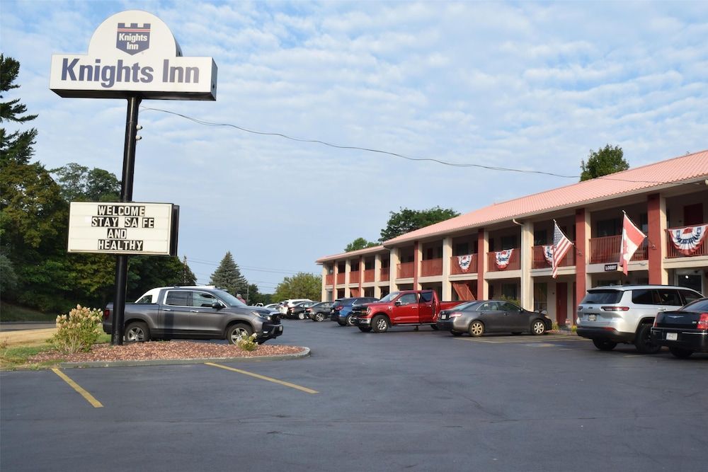 Knights Inn Oswego 1