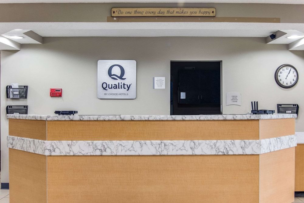 Quality Inn & Suites Grove City-Outlet Mall 2