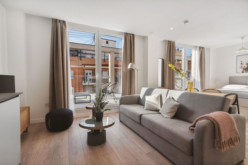 Limehome Valencia Carrer del Pare Palau 1