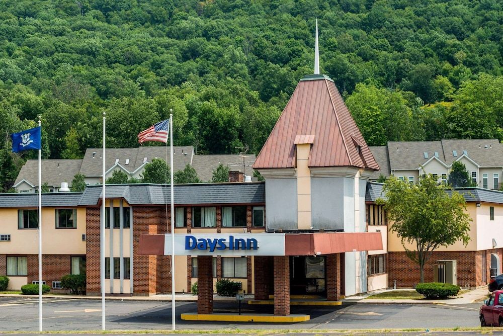 Days Inn by Wyndham Berlin Meriden 1