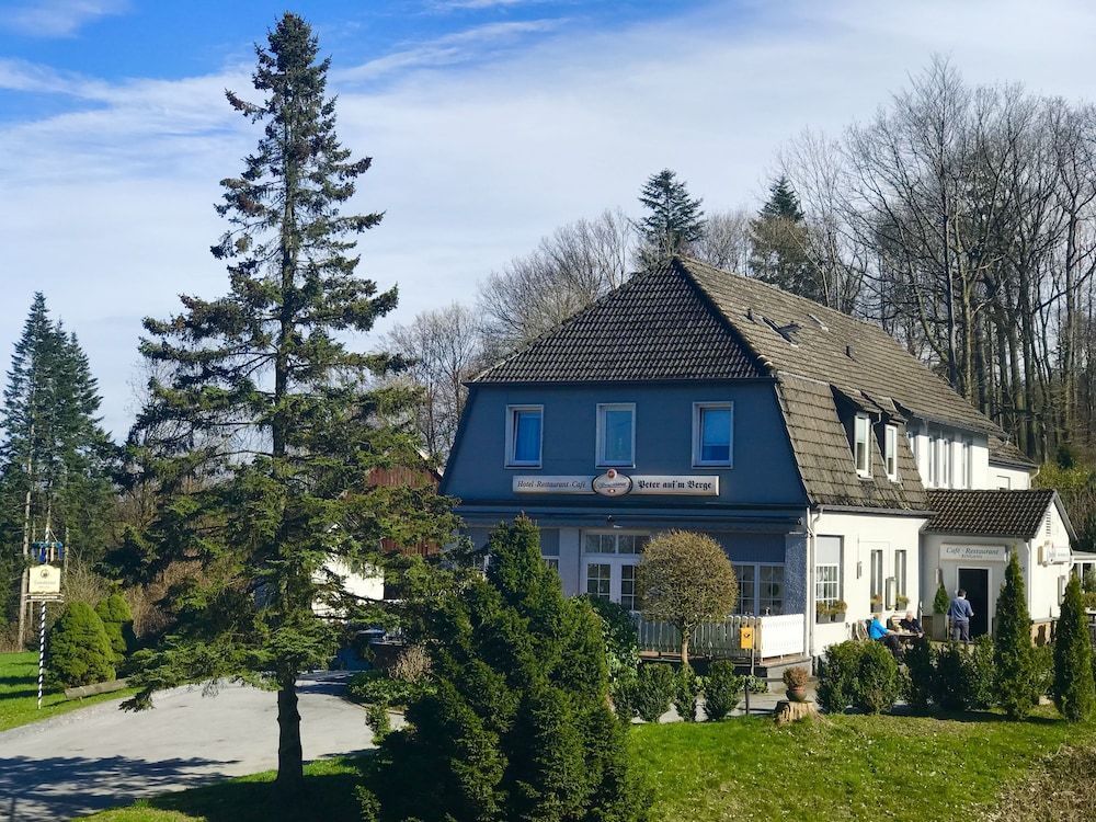 Waldhotel "Peter aufm Berge" 1