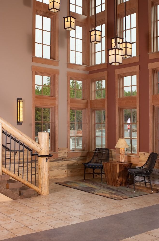 Canyon Lodge & Cabins - Inside the Park 2