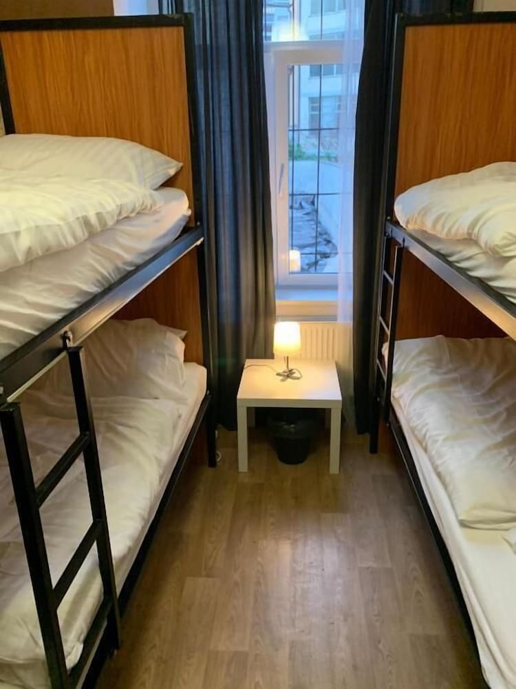 Helen Hostel u Náměstí Míru 1