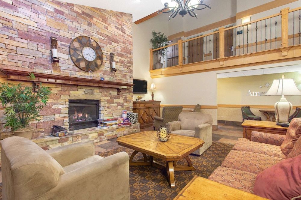 AmericInn by Wyndham Sheboygan 2