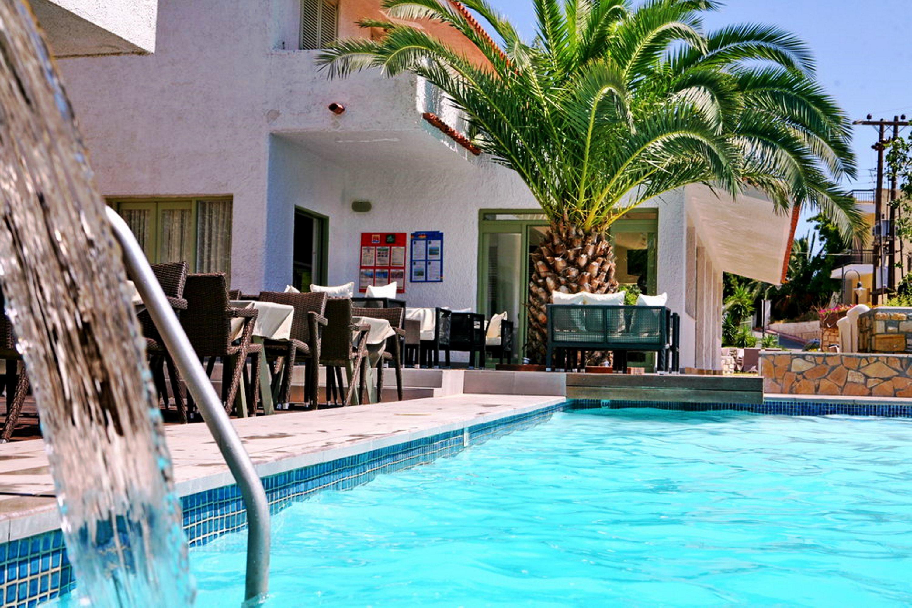 Sandy Bay Hotel 1