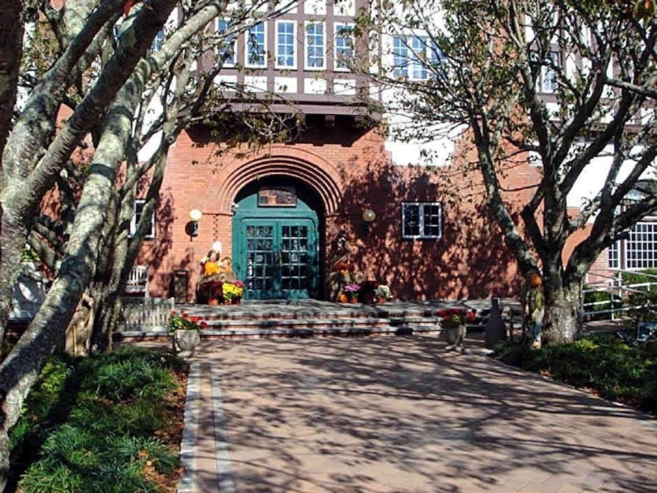 Montauk Manor 2