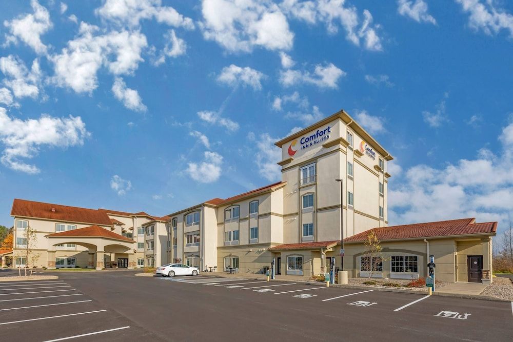 Comfort Inn & Suites Verona at Turning Stone Resort Casino 1