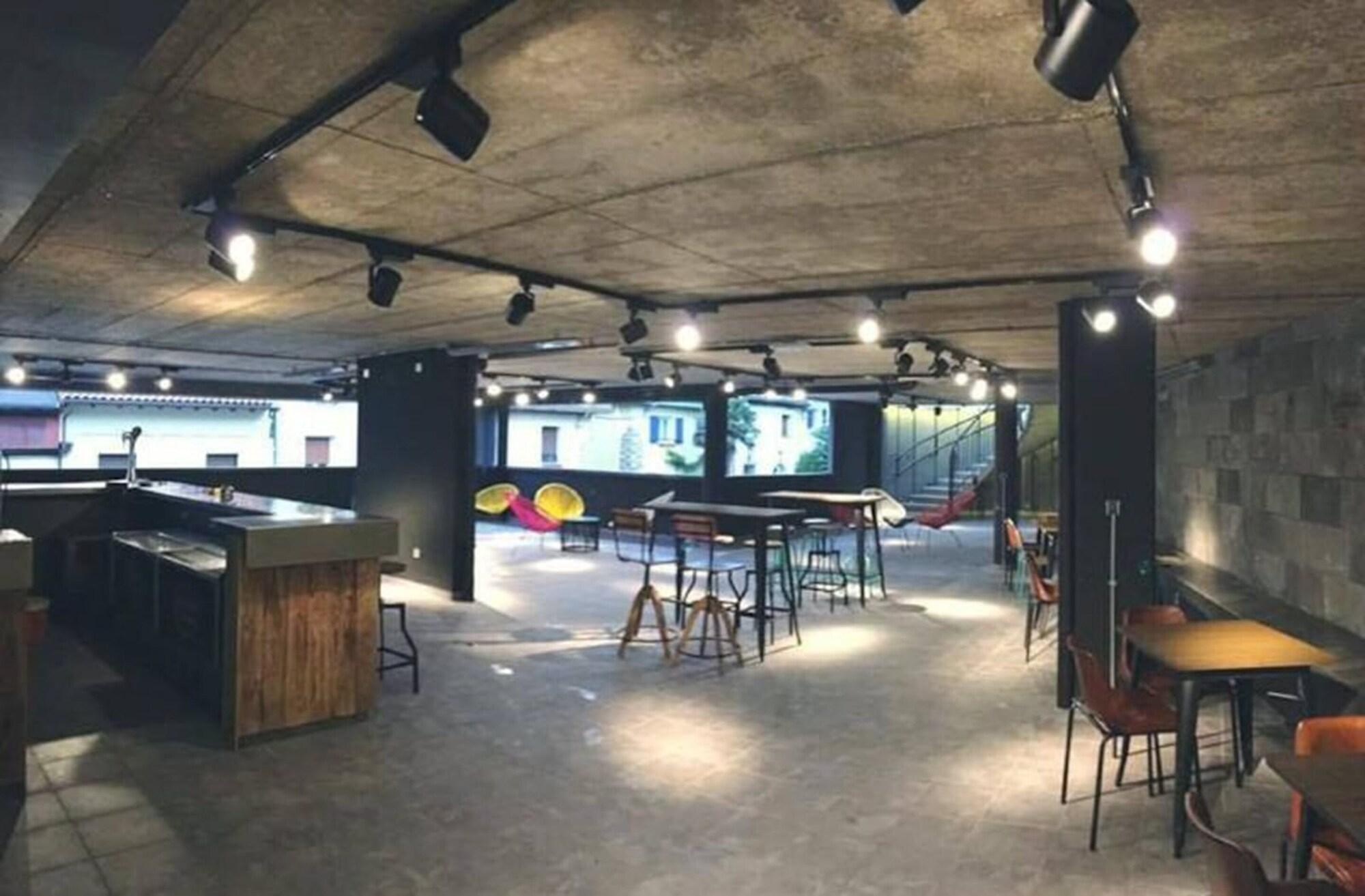 Cats Hostel San Sebastian 1