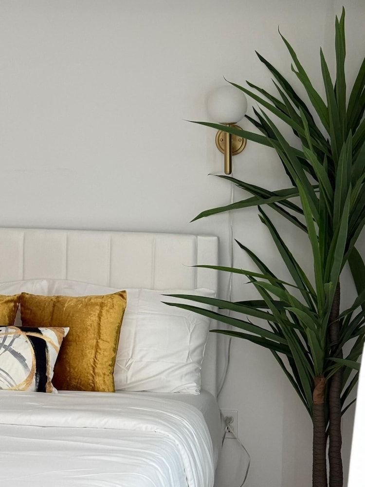 Elegant Hideaway with Free Parking 2