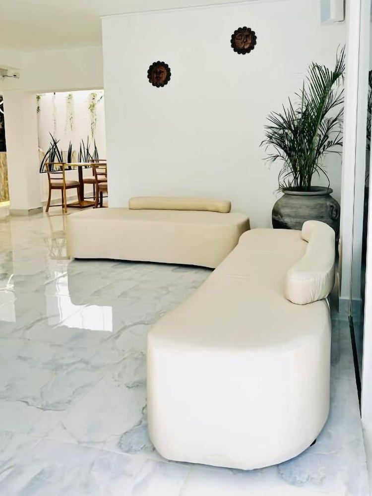 La Costa Transit Hotel - Tourist Board Approved Stay 2