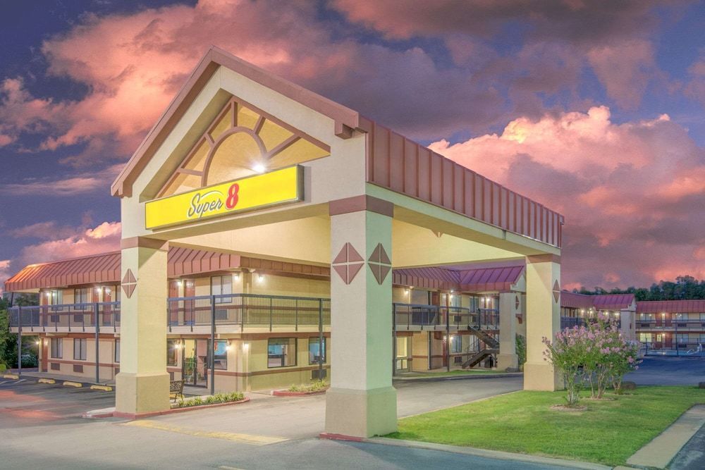 Super 8 by Wyndham Tulsa - Route 66 1