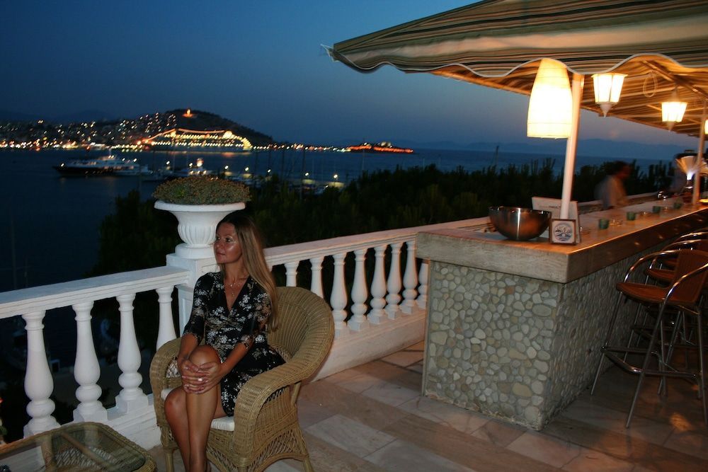 Kismet Hotel 1