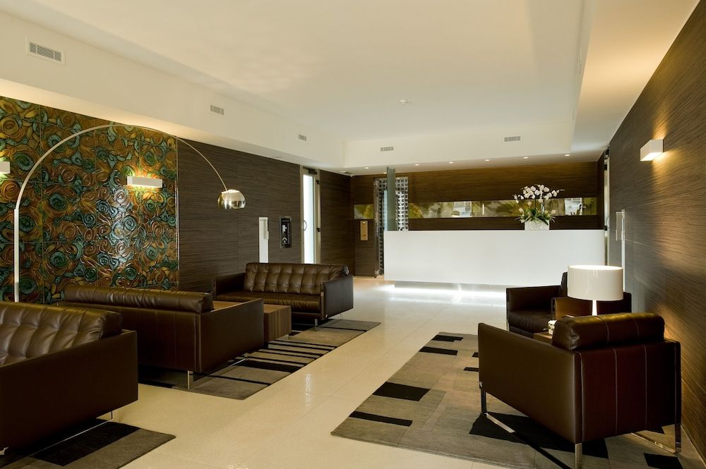 Viola Mhotel 2