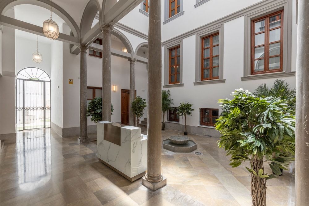 BiBo Suites Palacio de Portago 1