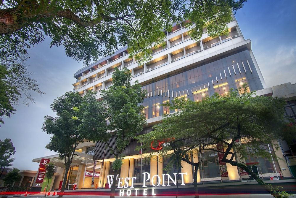 West Point Hotel 1