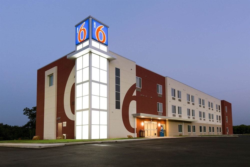 Motel 6 Poplar Bluff, MO 1