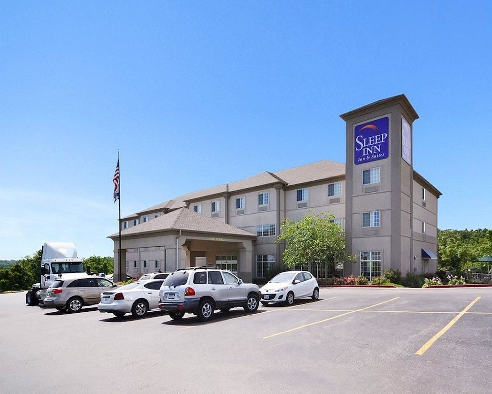 Sleep Inn & Suites Lake of the Ozarks 1