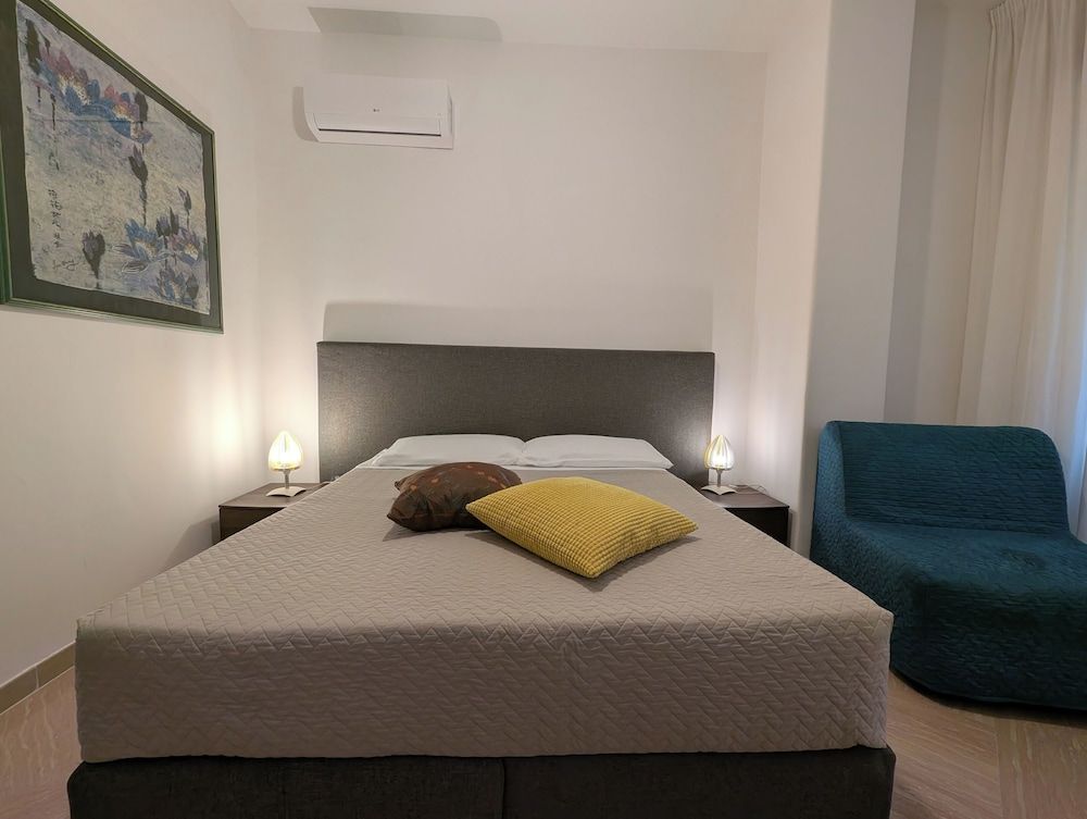 Napoli City Inn 1