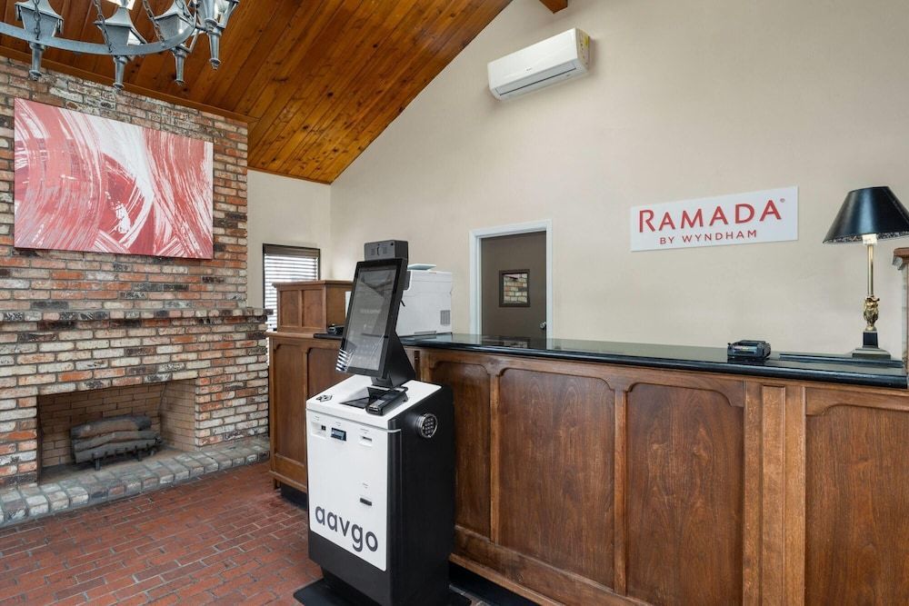 Ramada Bayside Inn & Suites Eureka 2