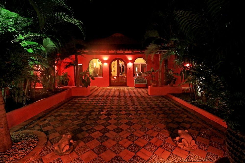 Las Alamandas 2