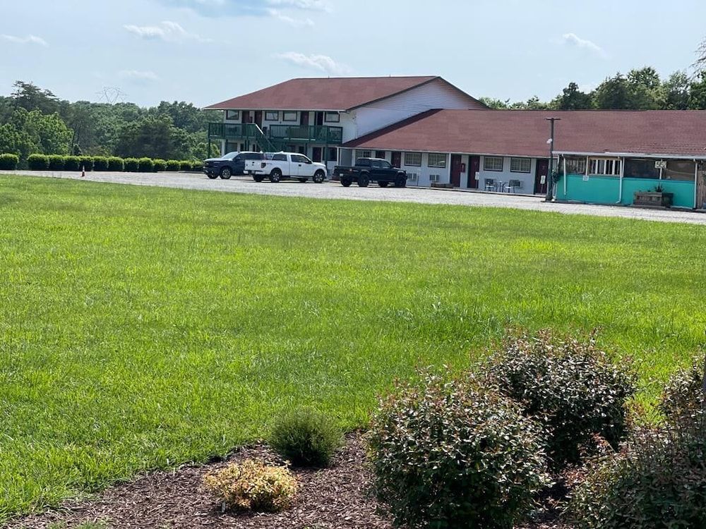 Hotel Lake Anna 1